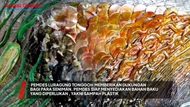 LURAGUNG TONGGOH KEREN, LUKISAN 3 DIMENSI BERBAHAN PLASTIK BEKAS смотреть онлайн