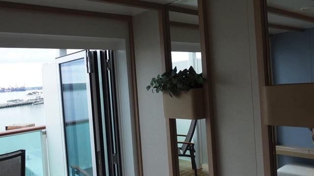 P&O Iona Cruise Vlog...Embarkation, Conservatory Suite, and Sinduh смотреть онлайн