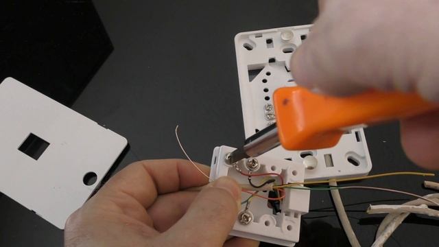 Wiring a Home Phone jack смотреть онлайн