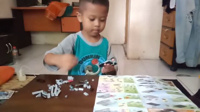 Balita ini Merakit Tank Menggunakan LEGO? Sungguh Anak Pintar смотреть онлайн