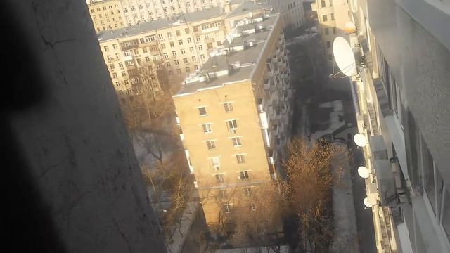 Давим бутылку лифтом,бутылка-летун) смотреть онлайн