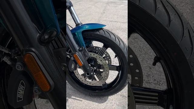 2024 BMW R 18 Option 719 Velvet Green Metallic at Euro Cycles of Tampa Bay Florida смотреть онлайн