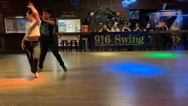 Jason Nguyen & Julia Lambert @ 916 Swing (9/27/22) смотреть онлайн