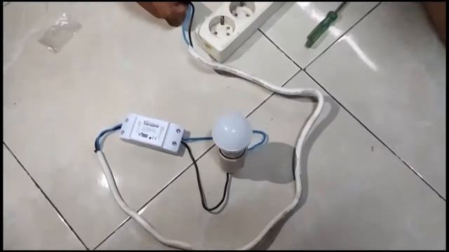 Tutorial Pemasangan Saklar Pintar SONOFF Wi-Fi Smart Switch смотреть онлайн