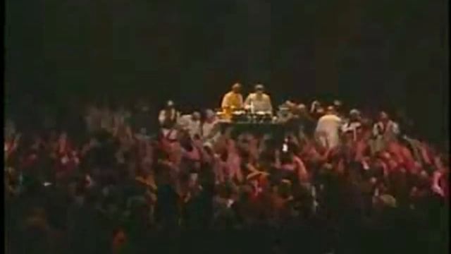 Eminem Ft. 50 Cent & D12 - Rapgame (Live Performence) смотреть онлайн