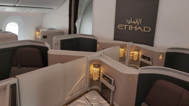 Etihad Boeing 787-9 Business Class Cabin Tour смотреть онлайн