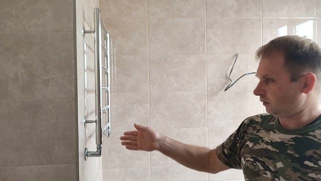 Загородный дом с деревянными обоями .