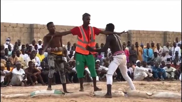 Damben Katsina Bahagon Yansanda Yakasa Kashe Shamsin Kudu yau Jumma’a 9/10/2020 смотреть онлайн