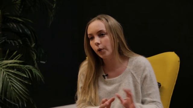 Marie Simonet, Business Developer chez Beauteprivee смотреть онлайн