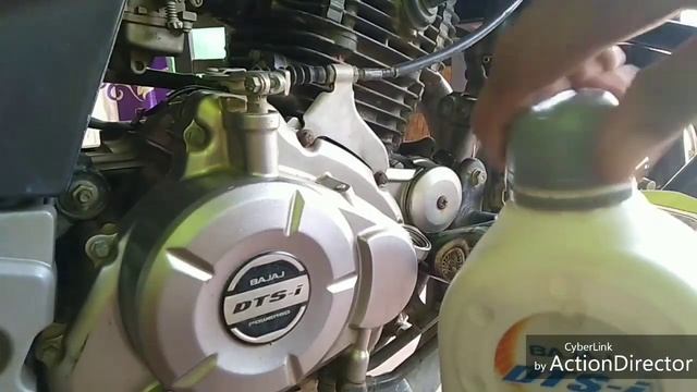 Bajaj pulsar 220 engine oil change..👌👌👌 смотреть онлайн