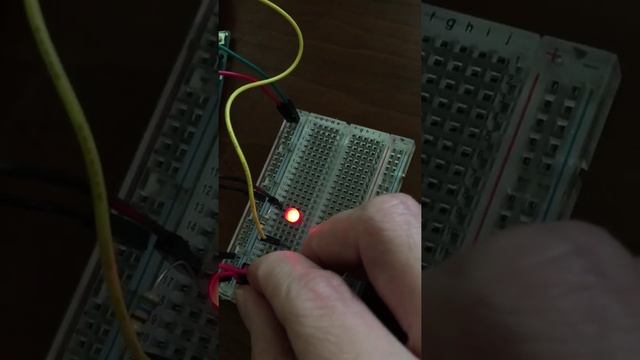 Arduino: Potentiometer + LED Brightness смотреть онлайн
