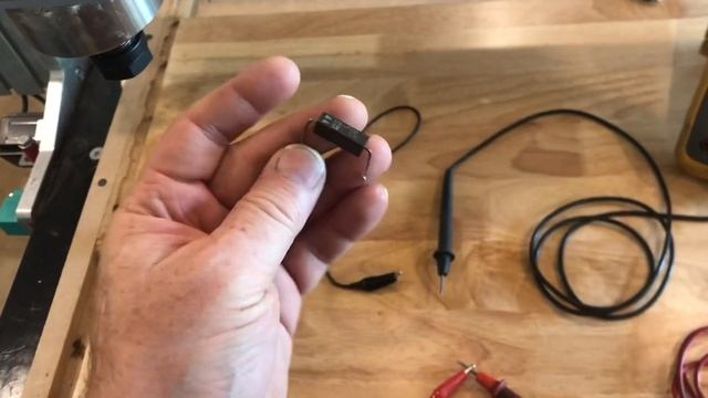 testing HIGH VOLTAGE DIODE in a “microwave” oven (using a 9 V battery) смотреть онлайн