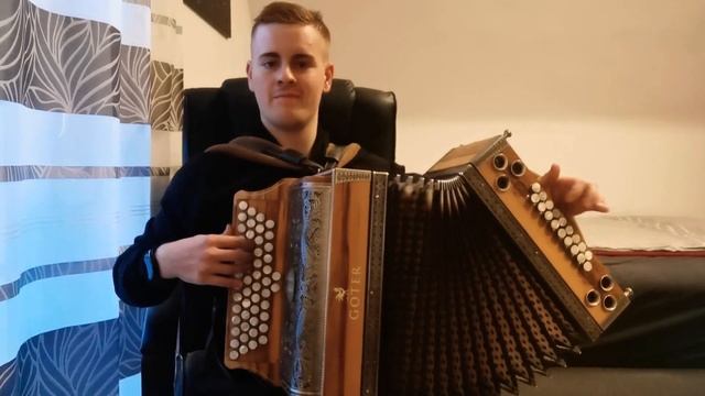 Jingle Bells✨🎄🎶 - Steirische Harmonika смотреть онлайн