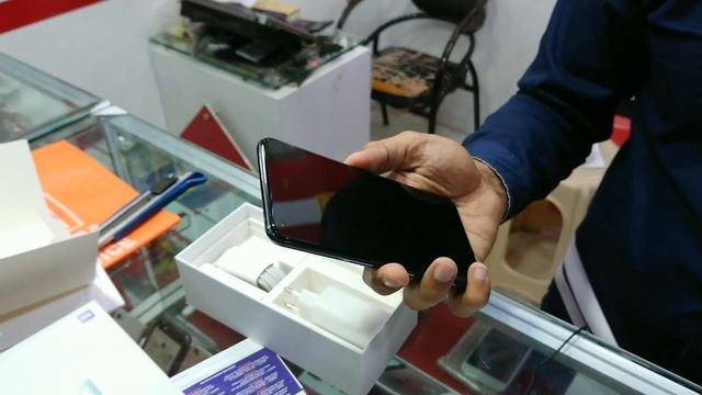 Xiaomi MI 11 LITE UNBOXING AND REVIEW | FLAGSHIP PHONE Series смотреть онлайн