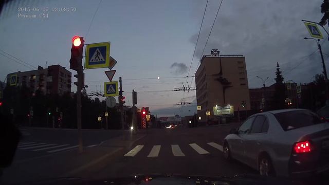 Стоп линия? Красный? Да просто низкий старт :) смотреть онлайн