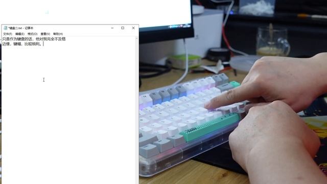 【vlog】IQUNIX OG80-虫洞 机械键盘主观体验，樱桃青轴、RGB、三模 смотреть онлайн