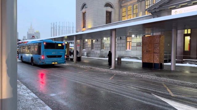 Электробусы и Автобусы на Площади Киевского Вокзала смотреть онлайн