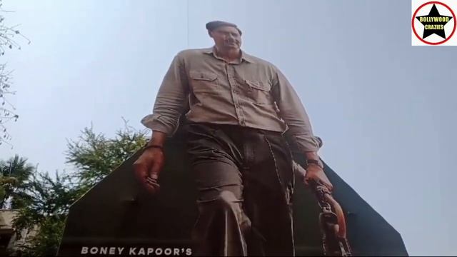 Maidaan Movie Biggest Ever Cutout Poster At Gaiety Galaxy Theatre In Mumbai смотреть онлайн