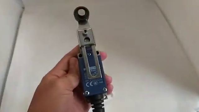 Limit Switch Schneider XCE 145C смотреть онлайн