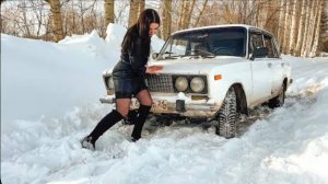 АВТОМОБИЛЬ ЗАСТРЯЛ || КРИСТИНА ЗАСТРЯЛА В СНЕГУ НА ВЫСОКИХ КАБЛУКАХ