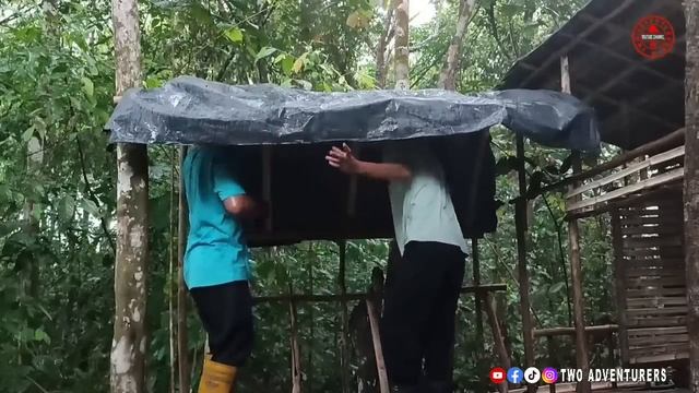 tiba tiba hujan deras saat membuat shelter, camping di hutan hujan tidur nyenyak sampai pagi смотреть онлайн