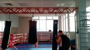 РАБОТА НА БОКСЕРСКОМ МЕШКЕ