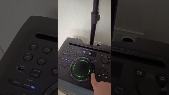 Музыкальный центр Sony MHC-GT4D смотреть онлайн