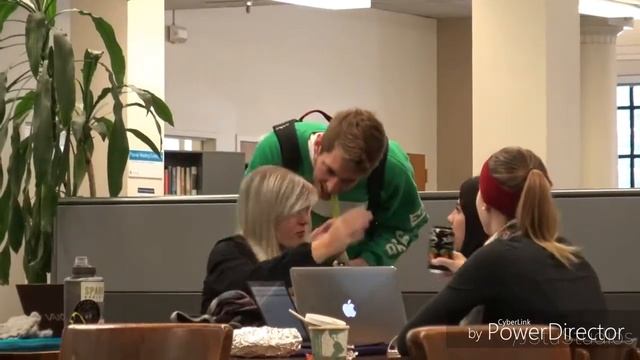 САМЫЙ СМЕШНОЙ ПРАНК# ЕСТ В БИБЛИОТЕКЕ смотреть онлайн