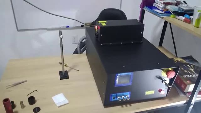 Simple test with pulsed Nd: YAG laser, plasma LIBS смотреть онлайн