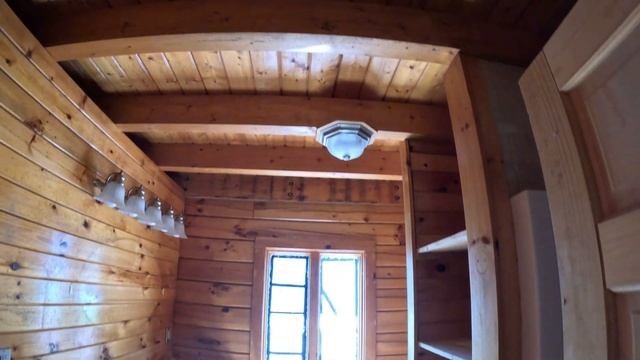 Secluded log home in southern Rhode Island | Walkthrough of the Week #37 смотреть онлайн