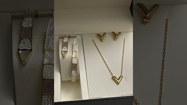 Брендовые часы😍 от time_beerry_clocks смотреть онлайн