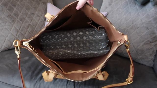 Louis Vuitton Palermo GM Handbag Review & Try On Video смотреть онлайн