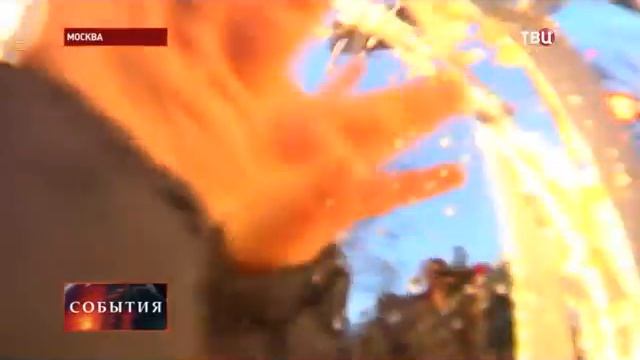 В Москве включили зимнее световое оформление смотреть онлайн