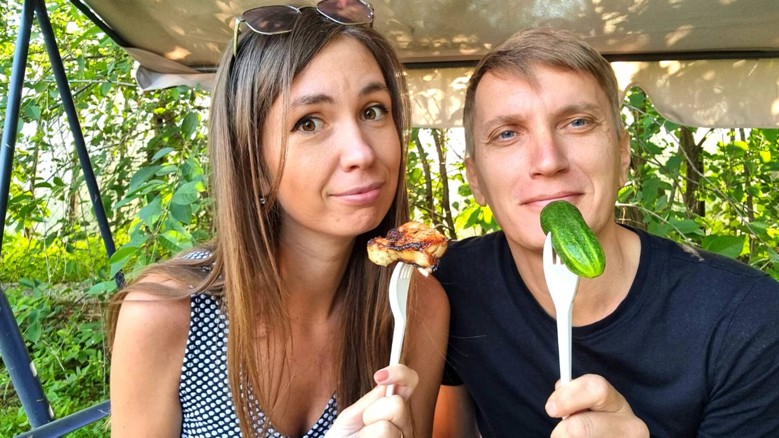 ПЕРВЫЕ ПЛОДЫ НА УЧАСТКЕ/ Жарим шашлык/Отдых вне путешествий/Нижний Новгород смотреть онлайн