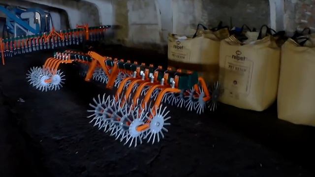 Ротационная борона мотыга на транспортной телеге смотреть онлайн