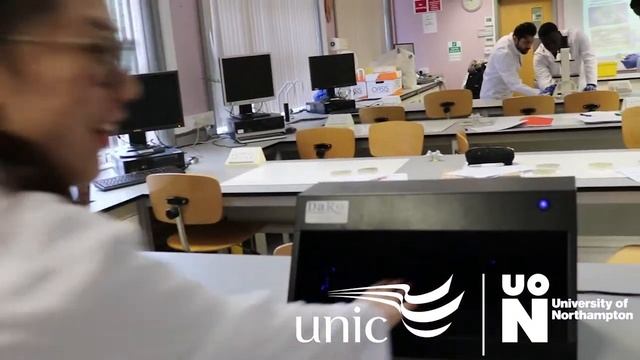UNIC Science Students Lab Class смотреть онлайн