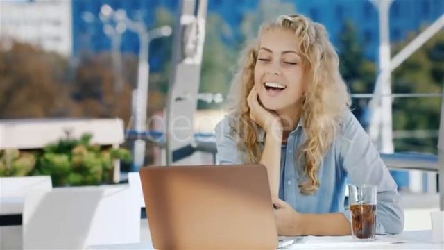 Young Business Woman Talking On The Video Conferencing | Stock Footage смотреть онлайн