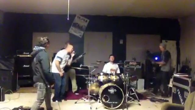 Swing Metal смотреть онлайн