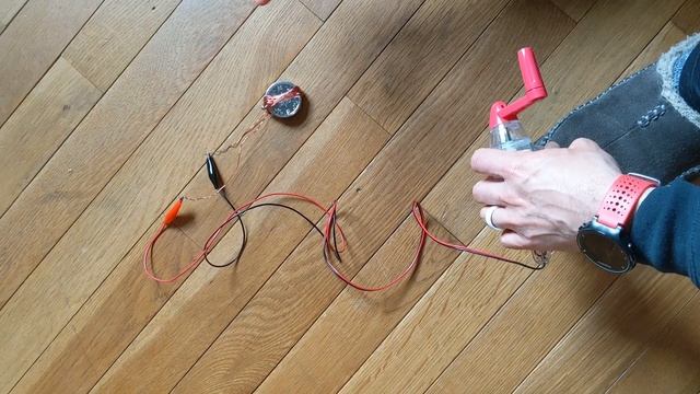 Activity 5 - Sending Current Through the Solenoid and Generating a Magnetic Field смотреть онлайн