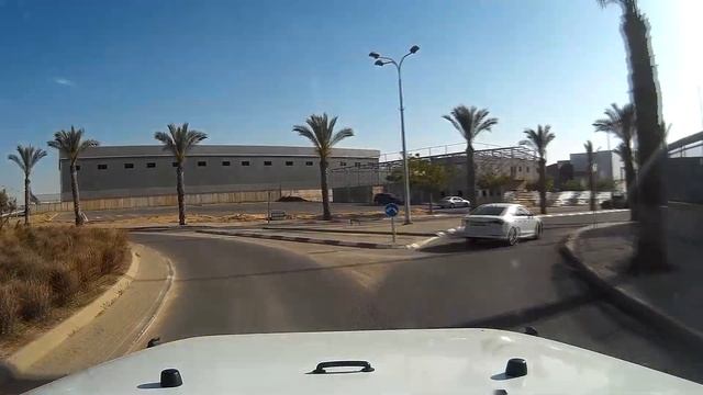 Олени-25 - ездуны по круговой площади... смотреть онлайн