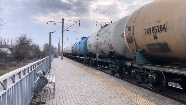 Электровоз ВЛ80С-2109Б/1588 С грузовым поездом смотреть онлайн