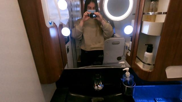 28 Hrs in Qatar Business Class: QSuite смотреть онлайн