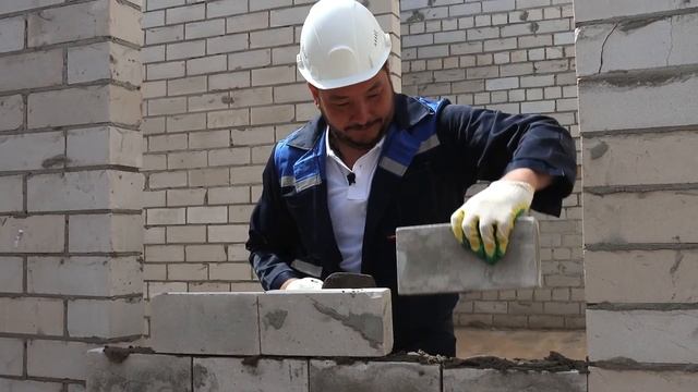 Ведущий меняет профессию. ЖК Богатыри смотреть онлайн