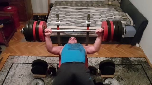 BP, week 42: 93 kg (205 lbs) for almost 10 reps, Bench Press Progress of a 40 y/o смотреть онлайн