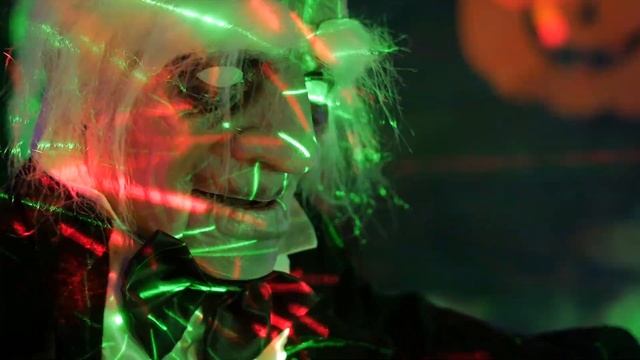 Halloween Special Package Deal - Professional Fog Machine and 12 in 1 Laser Light смотреть онлайн