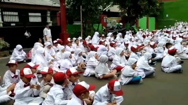 Jingle Sang Juara | SDS Muhammadiyah 08 Plus смотреть онлайн