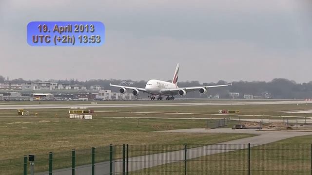 Airbus A380 Emirates Airlines - Take Off And Landing