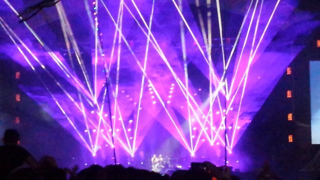 Queen featuring Adam Lambert- Who wants to live forever, at the isle of wight festival 2016 смотреть онлайн