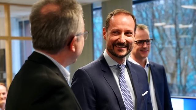 The Grand Ducal Family of Luxembourg Host a Glittering Gala Reception! Plus, Other Royal Daily News смотреть онлайн