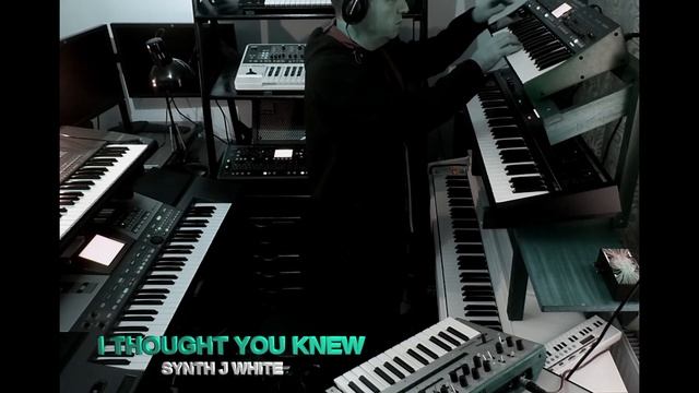 SYNTHESIZER PIECE KORG ROLAND BEHRINGER DEEPMINDS..Nicer at 1:05 point? смотреть онлайн